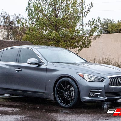 20x9 5x114.3 +35mm offset w/ 255/35/20 tires 
20x 10.5 5x114.3 +45mm offset w/ 285/30/20 tires