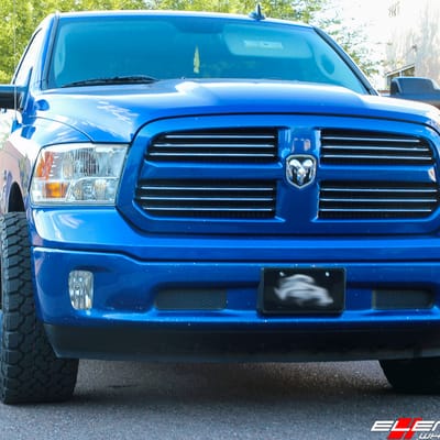 20 inch Fuel Off-Road Stroke Gloss Black w/ Candy Blue Accents D645 on 2016 Dodge Ram 1500 2WD Leveled