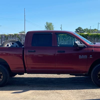 18 Inch XD Series XD829 Hoss II Satin Black on a 2015 Dodge Ram 2500/3500 HD