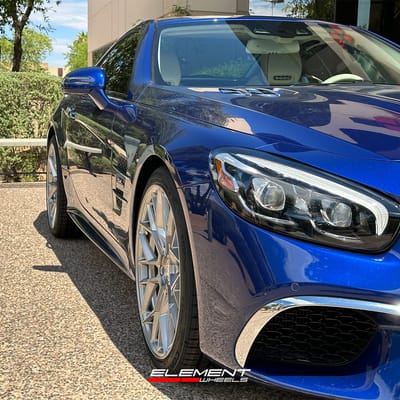 20 inch Staggered Variant Radon Titanium Brushed Face on a 2017 Mercedes Benz SL550