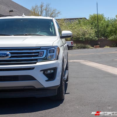 22 Inch Black Rhino Waza Brushed Gunmetal on a 2020 Ford Expedition