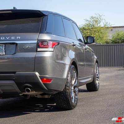 20 Inch Variant Argon and Krypton in Gloss Piano Black on a 2011 Audi Q7