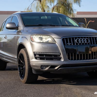 20 Inch Variant Argon and Krypton in Gloss Piano Black on a 2011 Audi Q7