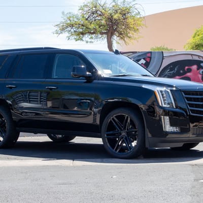 24 Inch Koko Kuture Vetse in Gloss Black on a 2020 Cadillac Escalade