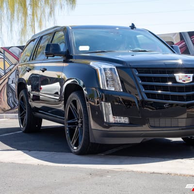 24 Inch Koko Kuture Vetse in Gloss Black on a 2020 Cadillac Escalade