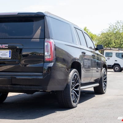 24 Inch Gianelle Monte Carlo in Gloss Black W/ Machined Face on a 2019 GMC Yukon Denali XL