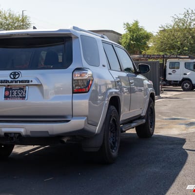 17 Inch Level 8 Offroad Slingshot in Matte Black on a 2016 Toyota 4Runner
