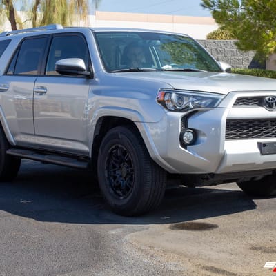 17 Inch Level 8 Offroad Slingshot in Matte Black on a 2016 Toyota 4Runner