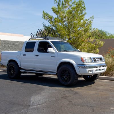 17 Inch American Racing AR933 Intake in Gloss Black on a 2000 Nissan Frontier