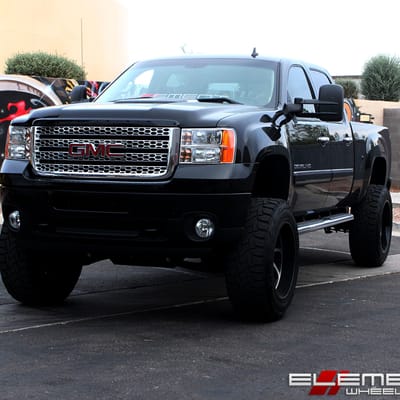 22x12 XD826 Surge Gloss Black w/ Machined Face on 2014 GMC Sierra 2500 Denali HD w/ Specs