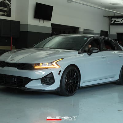 20 Inch Renzo Cota Gloss Black on 2021 Kia K5