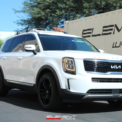 20 Inch Variant Krypton in Gloss Piano Black on 2022 Kia Telluride