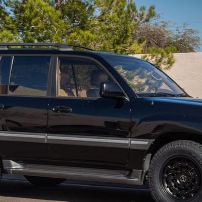 18 Inch Black Rhino Arsenal in Matte Black on a 2000 Toyota Land Cruiser
