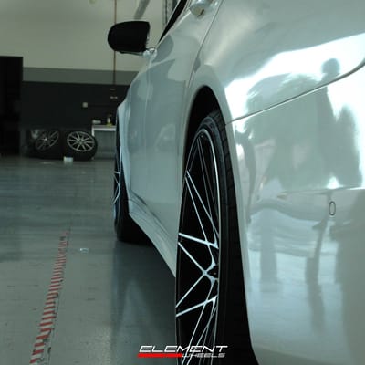 Staggered 22 Inch AXE 1AV ZX4 in Gloss Black Machined Face on 2019 Mercedes Benz S560