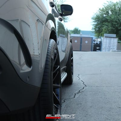 Staggered 22 Inch Savini SV-F6 in Gloss Black on 2022 Mercedes GLE63