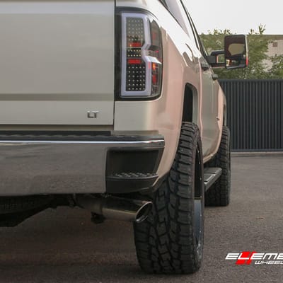 22 inch Fuel Off-Road Maverick Gloss Black Milled on 2014 Chevrolet Silverado (Leveled 2"-3")