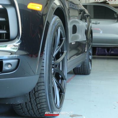22 Inch Variant BLS-1P in Satin Black on 2022 Porsche Cayenne S