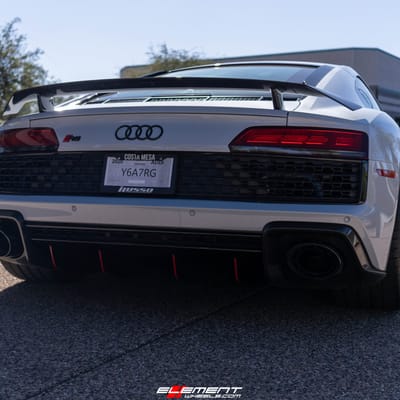 Staggered 20 Inch Rohana RFX10 in Gloss Black on a 2020 Audi R8