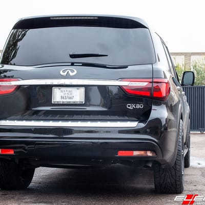 22 inch Diablo DNA Gloss Black w/ Chrome Inserts on 2019 Infiniti QX80