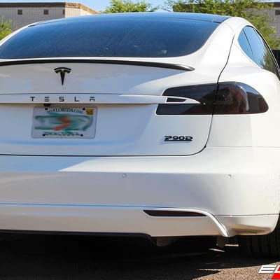 20 inch Variant Krypton Gloss Piano Black on 2015 Tesla Model S P90D