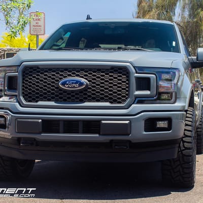 20 inch Fuel Off-Road Gloss Black w/ Candy Red Accents D643 on 2019 Ford F-150 (Leveled)