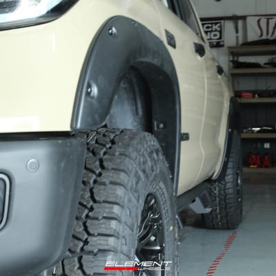 18 Inch Fuel Off-Road Vapor in All Matte Black on 2019 Toyota Tundra