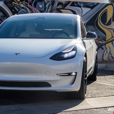 20 inch Variant Krypton Gloss Piano Black on 2018 Tesla Model 3 (Non-performance)