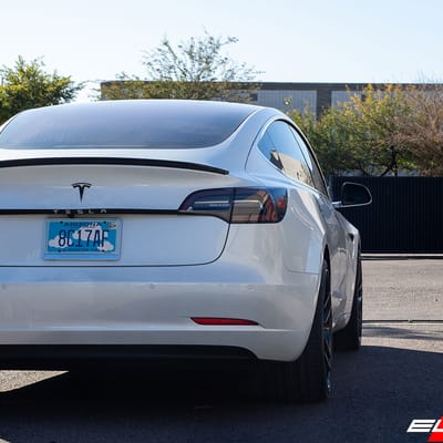 20 inch Variant Krypton Gloss Piano Black on 2018 Tesla Model 3 (Non-performance)