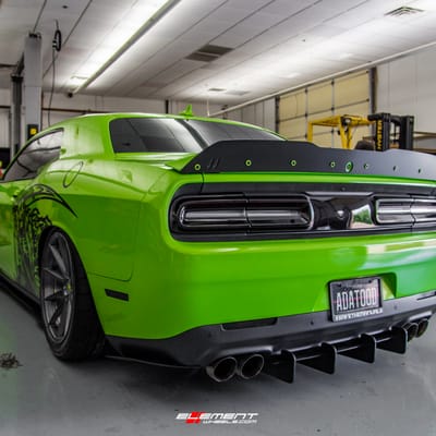 20 inch Staggered Variant Argon Brushed Titanium on a Bagged 2015 Dodge Challenger R/T