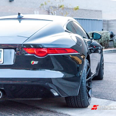20 inch Variant Argon Gloss Piano Black on Jaguar F-Type