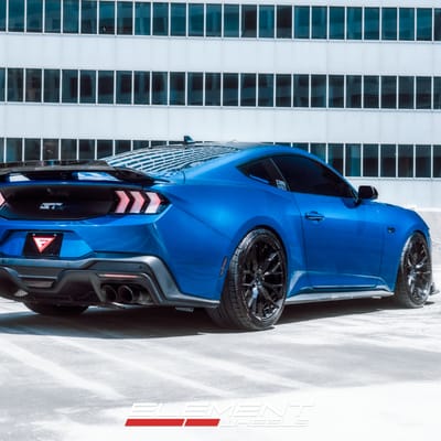 Staggered 20 inch Ferrada FR9 in Obsidian Black on a Ford Mustang S650