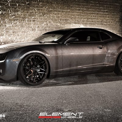 22 inch Staggered Vertini Magic All Black on 2010 Chevy Camaro SS w/ Specs