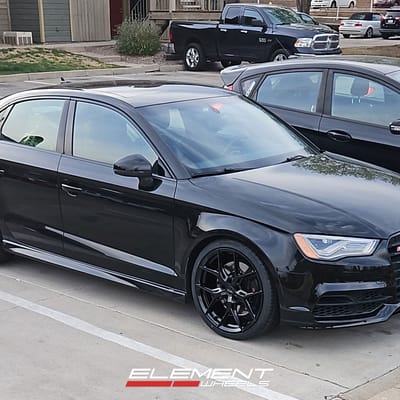 19x8.5 Vossen HF-5 Gloss Black (Hybrid Forged) on 2015-2020 Audi S3