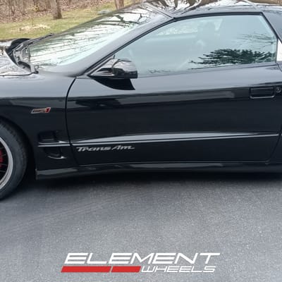 18 inch Ace Alloy AFF04 in Gloss Piano Black w/ Diamond Lip on a 2000 Pontiac Firebird