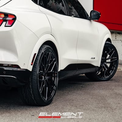 22 inch Avant Garde M520R Gloss Black on a 2022 Ford Mach-E