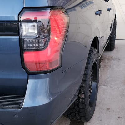 22 inch Fuel Off Road Sledge in Gloss Black on a 2020 Ford Expedition