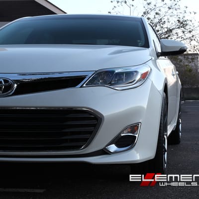 Rohana RC10 on 2013 Toyota Avalon w/ Specs