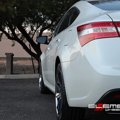 Rohana RC10 on 2013 Toyota Avalon w/ Specs
