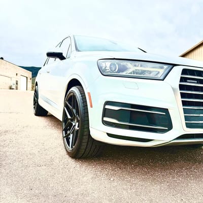 22 inch Rohana RFX11 in Gloss Black on a 2018 Audi Q7