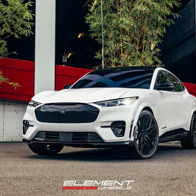 22 inch Avant Garde M520R Gloss Black on a 2022 Ford Mach-E