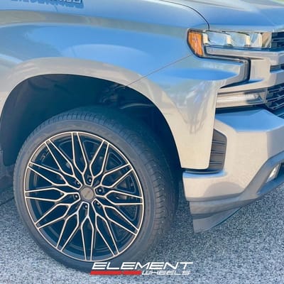 24 Inch Niche Calabria in Matte Black Machined Dark Tint on a 2019 Chevrolet Silverado 1500