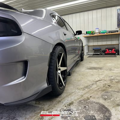 20 Staggered Marquee M1001 Gloss Black Machined