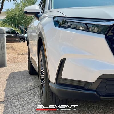 18 inch DRW D21 in Gloss Black Machined Face on a 2025 Honda CR-V