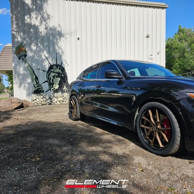 22 inch Staggered Ferrada FR2 Matte Bronze w/ Gloss Black Lip on a 2019 Maserati Levante