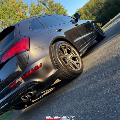 21 inch Vossen HF-5 in Matte Gunmetal on a 2017 Audi SQ5
