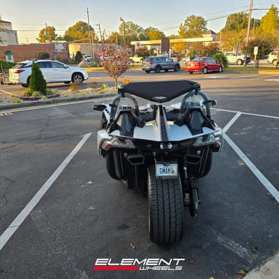 Staggered 20 inch Lexani Savage in Gloss Black on a 2021 Polaris Slingshot