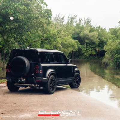 20 inch Vossen HF-2 Gloss Black on a 2022 Land Rover Defender