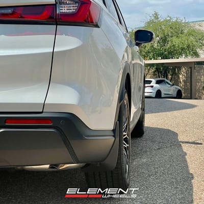18 inch DRW D21 in Gloss Black Machined Face on a 2025 Honda CR-V