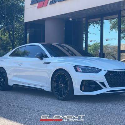 20 Inch Variant Aure in Gloss Black on a 2023 Audi RS5