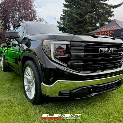 22 inch OE Concept Replica C23 in Gloss Silver Machined on a 2023 GMC Sierra 1500